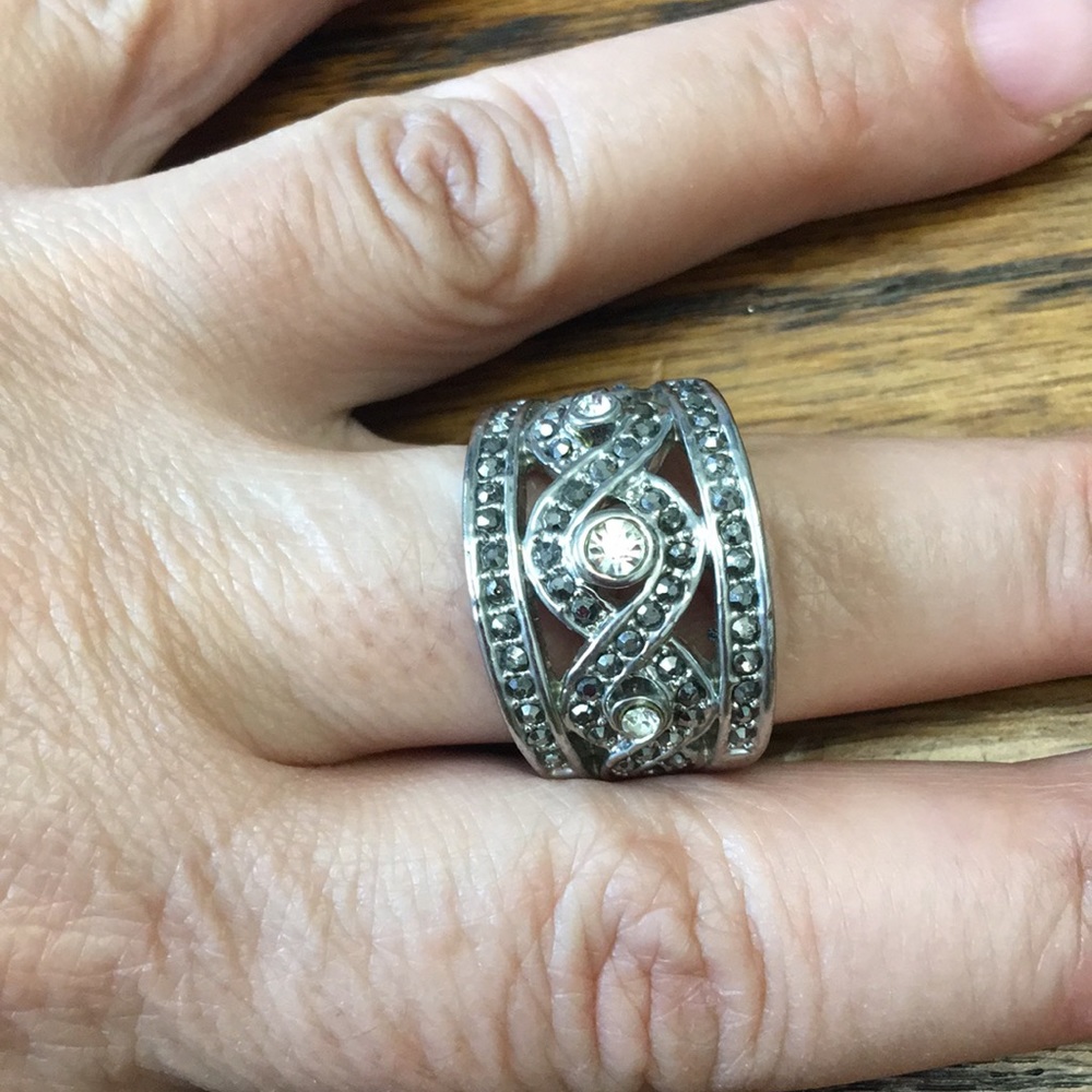 Silver ring - Picture 2 of 3